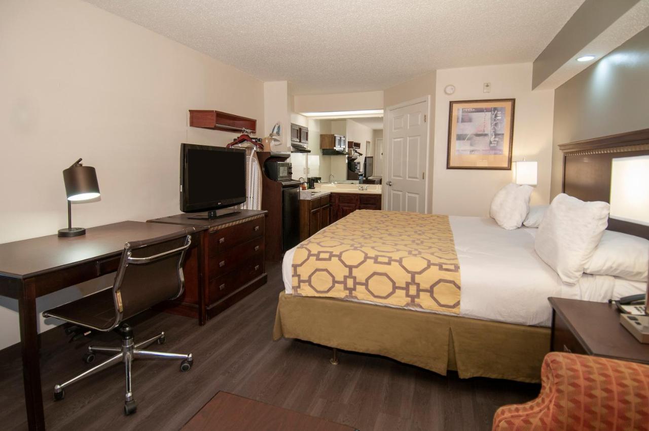 Baymont By Wyndham Motel